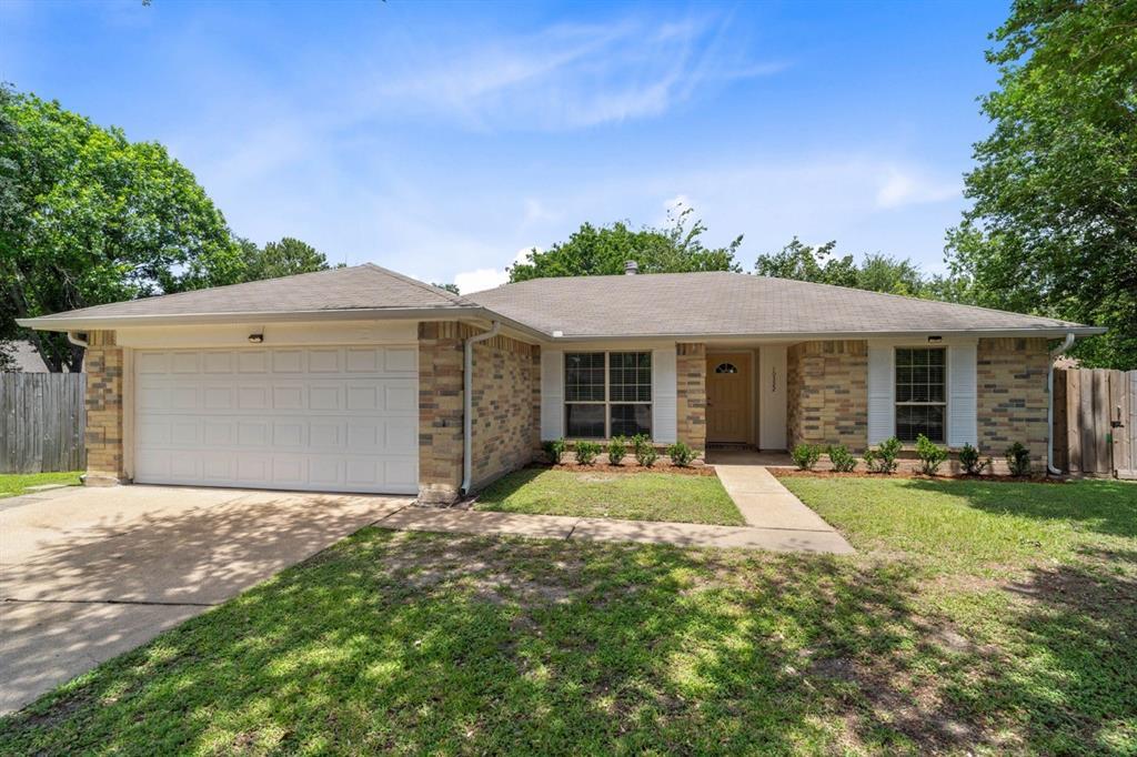 10322 Ivy Oaks Ln in Houston, TX - Building Photo