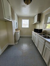 1202 Tipton St in High Point, NC - Building Photo - Building Photo
