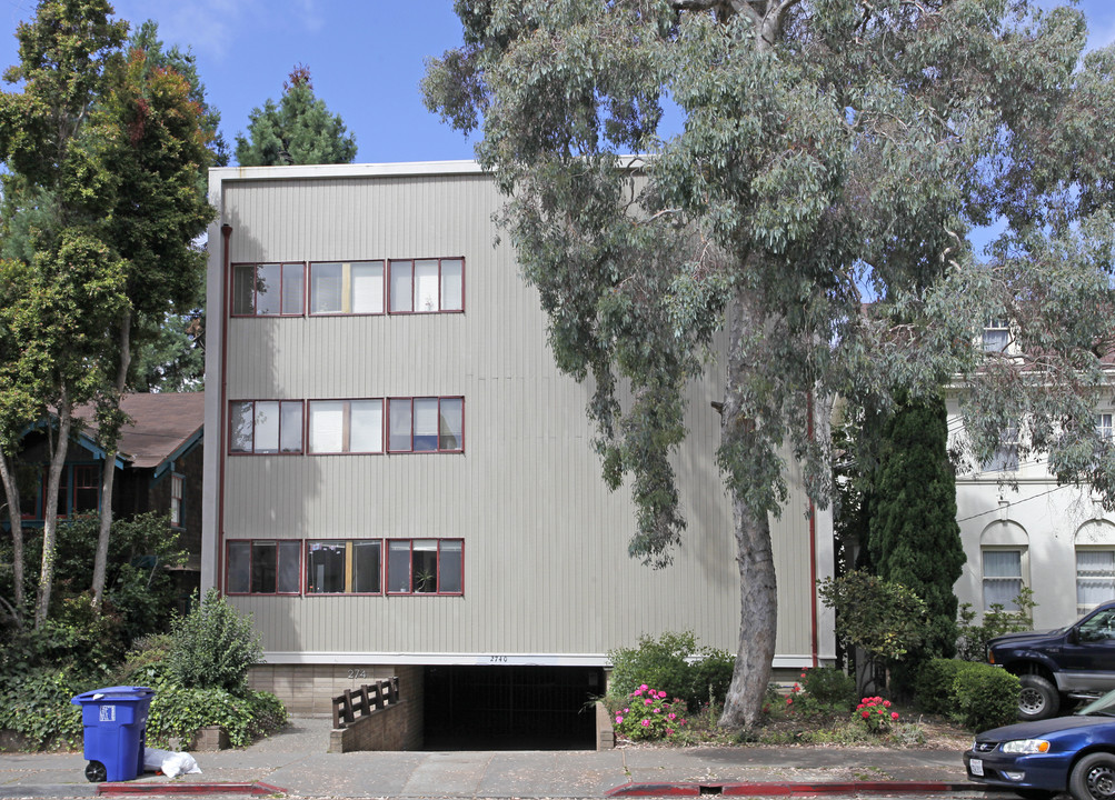 2740 College Avenue in Berkeley, CA - Building Photo