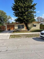 2801 Mayo St in Hollywood, FL - Building Photo