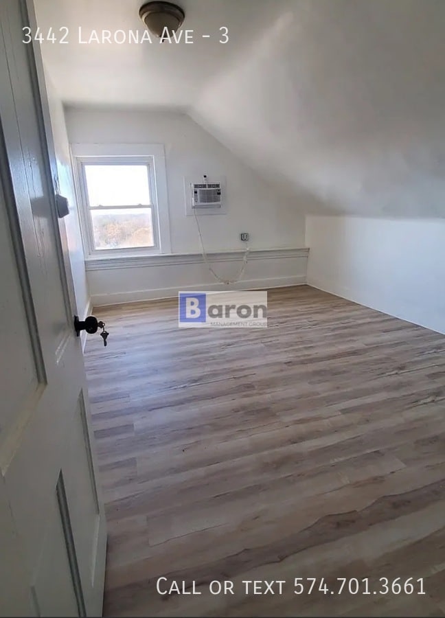 3442 Larona Ave in Cincinnati, OH - Foto de edificio - Building Photo