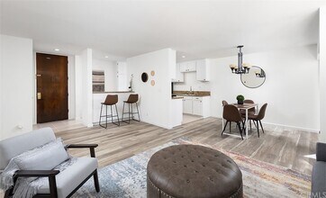 6050 Canterbury Dr, Unit F108 in Culver City, CA - Foto de edificio - Building Photo