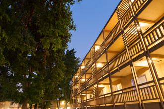 The Glens Apartments in San Jose, CA - Building Photo - Building Photo