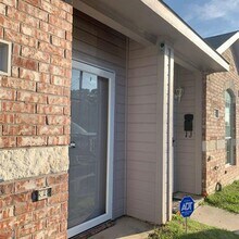 2122 W.E. Roberts St in Grand Prairie, TX - Building Photo - Building Photo