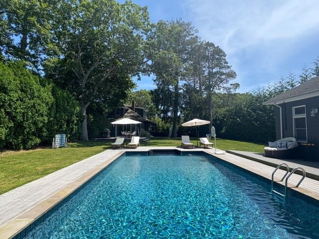 255 Sunset Ave