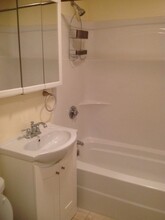 2 Genetti Cir in Bedford, MA - Building Photo - Building Photo