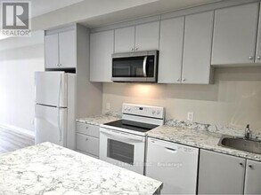 50 Herrick Ave in St Catharines, ON - Building Photo - Building Photo