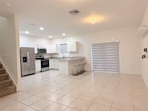 1743 SE 9th Terrace in Florida City, FL - Building Photo - Building Photo