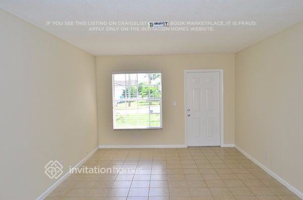 1037 SW 28th Ave in Boynton Beach, FL - Building Photo - Building Photo