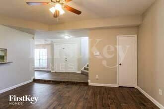 800 Charles Pl in Baytown, TX - Building Photo - Building Photo