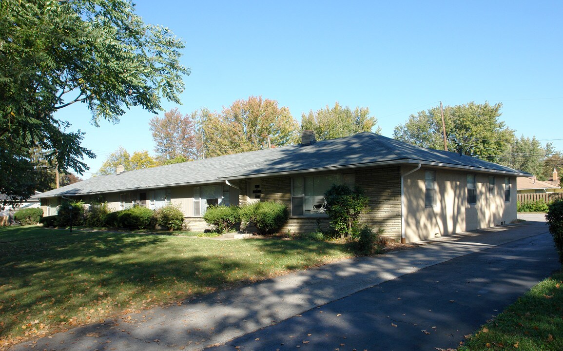 1860-1866 Milden Rd in Upper Arlington, OH - Foto de edificio