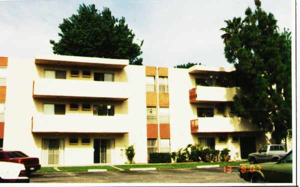 Reflections at Wyandotte in Reseda, CA - Building Photo - Building Photo