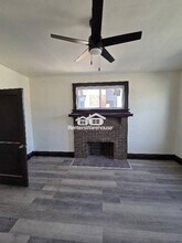 5066-5068 W Florissant Ave in St. Louis, MO - Foto de edificio - Building Photo