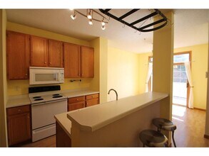8458 Kimball Dr in Eden Prairie, MN - Building Photo - Building Photo