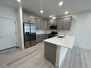 5061 Avon Ave in Loveland, CO - Building Photo - Building Photo