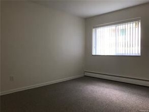 525 Fairbrook St-Unit -Apt 106 in Northville, MI - Building Photo - Building Photo