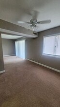 1000 Bayside Dr in Palatine, IL - Building Photo - Building Photo