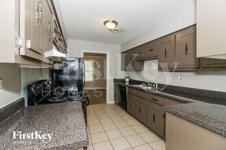 7132 Shadow Oaks Dr in Memphis, TN - Building Photo - Building Photo