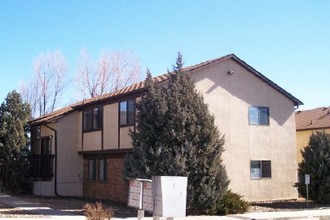 2629 E Uintah St in Colorado Springs, CO - Foto de edificio - Building Photo