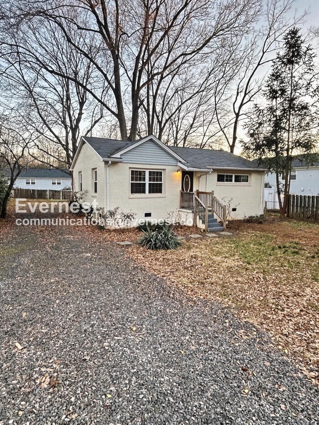 144 British Lake Dr in Greensboro, NC - Building Photo - Building Photo