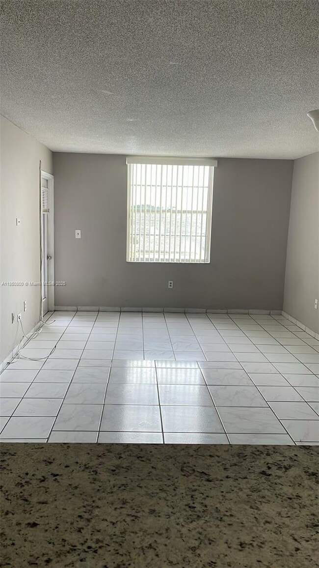 5775 W 20th Ave in Hialeah, FL - Building Photo - Building Photo