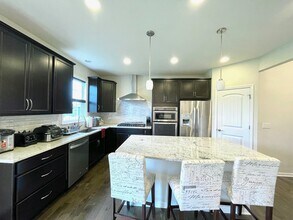 4 Andrew Ln in Hawthorn Woods, IL - Building Photo - Building Photo