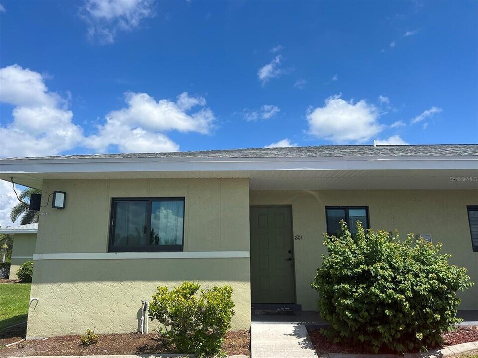 25225 Rampart Blvd in Port Charlotte, FL - Building Photo