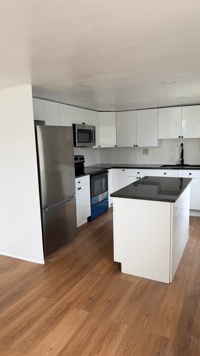 414 Phippen Waiters Rd, Unit Unit #1 in Dania Beach, FL - Building Photo