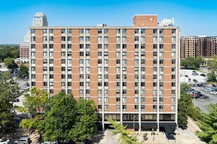 Del Coronado Apartments in St. Louis, MO - Building Photo