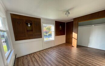 15210 42nd Ave S in Tukwila, WA - Foto de edificio - Building Photo