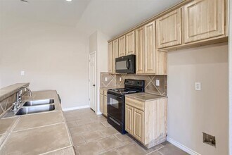 3032 Douglas Fir Dr in New Braunfels, TX - Building Photo - Building Photo