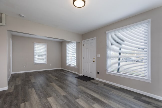 33450 SW Hall St in Scappoose, OR - Building Photo - Building Photo