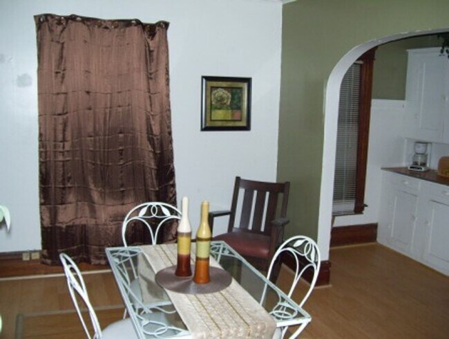 515 Village St-Unit -UNIT 2 in Kalamazoo, MI - Building Photo - Building Photo