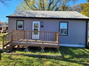 127 Boston Ct in Louisville, KY - Building Photo - Building Photo