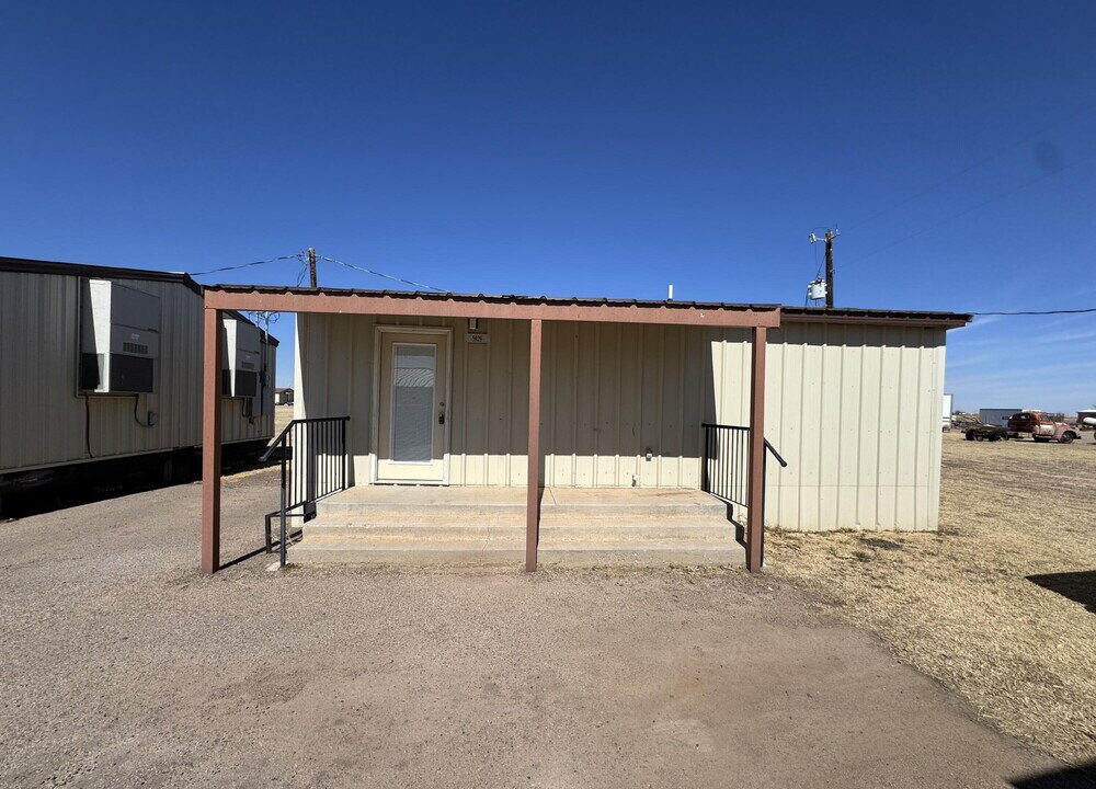 5929 E Private Rd 6575 in Lubbock, TX - Building Photo