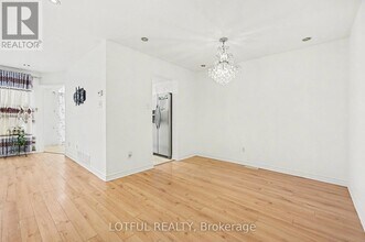 13 Villandry St in Ottawa, ON - Building Photo - Building Photo