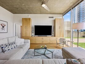 5925 Almeda Rd in Houston, TX - Building Photo