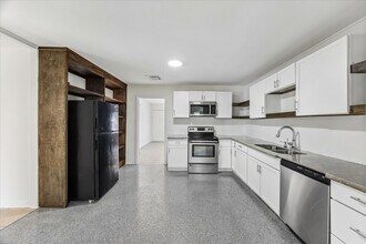 9713 Richcroft St in Houston, TX - Building Photo - Building Photo