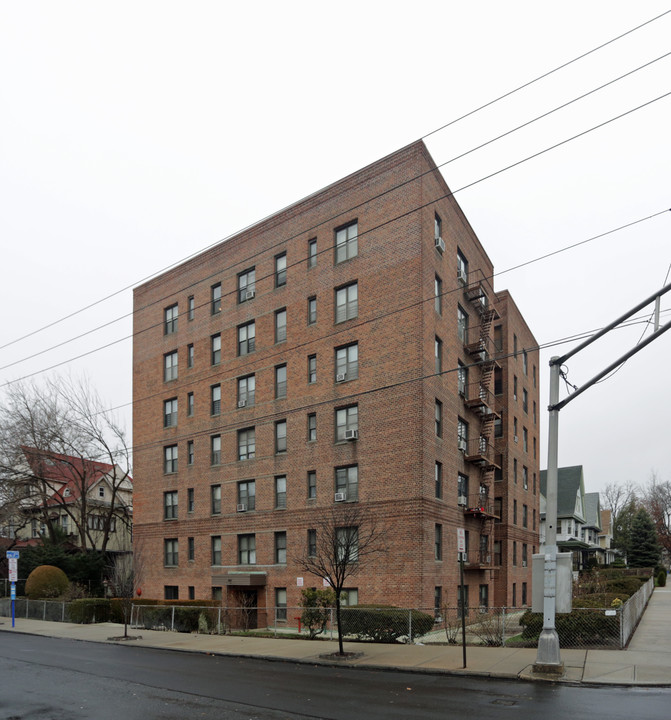 231 E Prospect Ave in Mount Vernon, NY - Building Photo