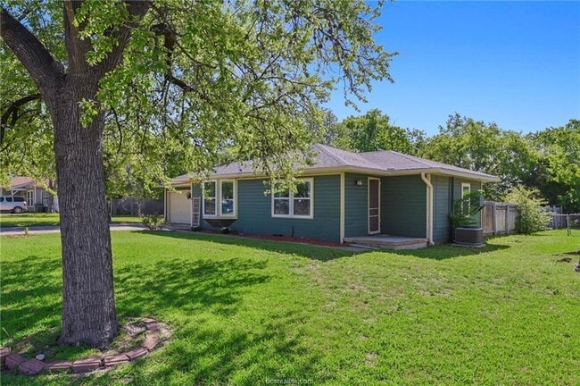 property at 809 S Coulter Dr