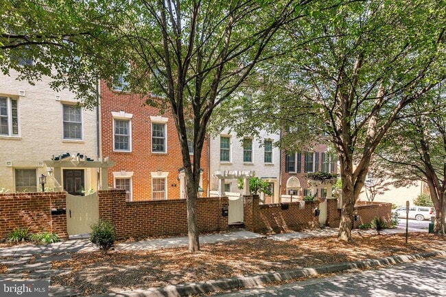 property at 205 Ridgepoint Pl