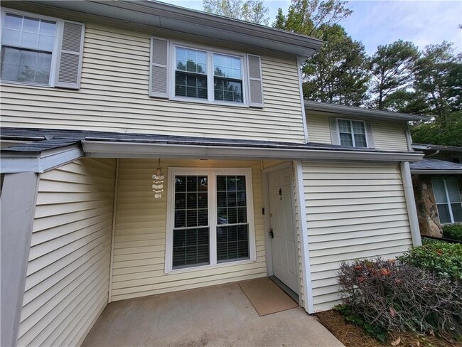 property at 6822 Glenridge Dr