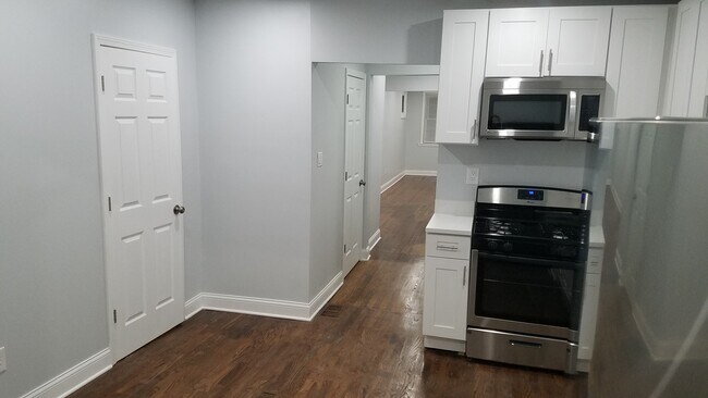 2747 S Kostner Ave in Chicago, IL - Building Photo - Building Photo