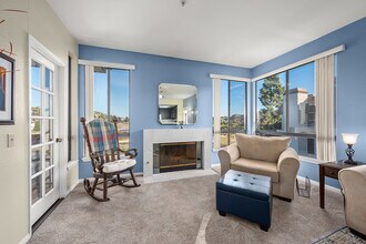 5865 Friars Rd, Unit Friars in San Diego, CA - Foto de edificio - Building Photo
