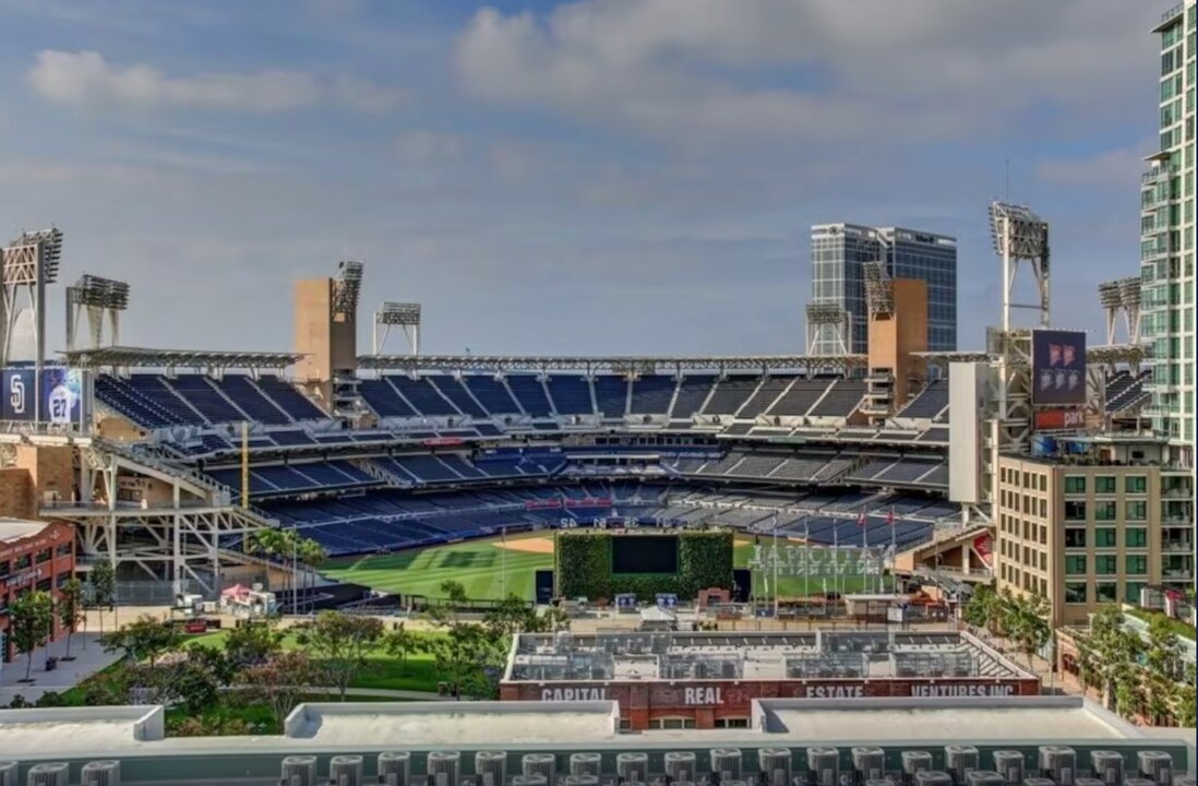 877 Island Ave, Unit 907 in San Diego, CA - Foto de edificio