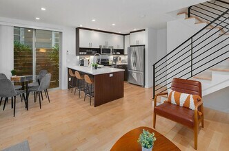 935 13th Ave, Unit SI ID1036004P in Seattle, WA - Building Photo - Building Photo