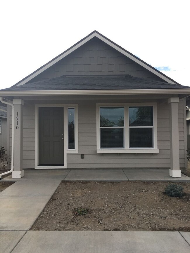 1510 SW 36th Loop in Redmond, OR - Building Photo - Building Photo