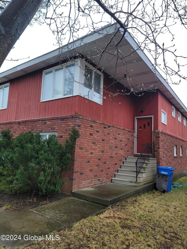 111 Terrace Ave in Albany, NY - Building Photo - Building Photo