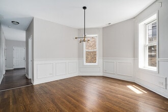 2441 N Harding Ave in Chicago, IL - Building Photo - Building Photo