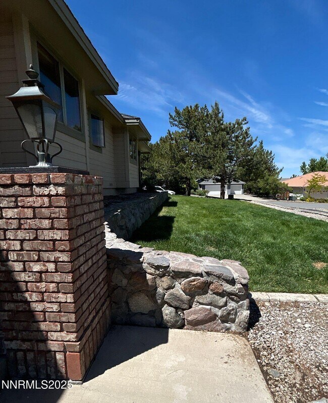 13470 Fieldcreek Ln in Reno, NV - Building Photo - Building Photo